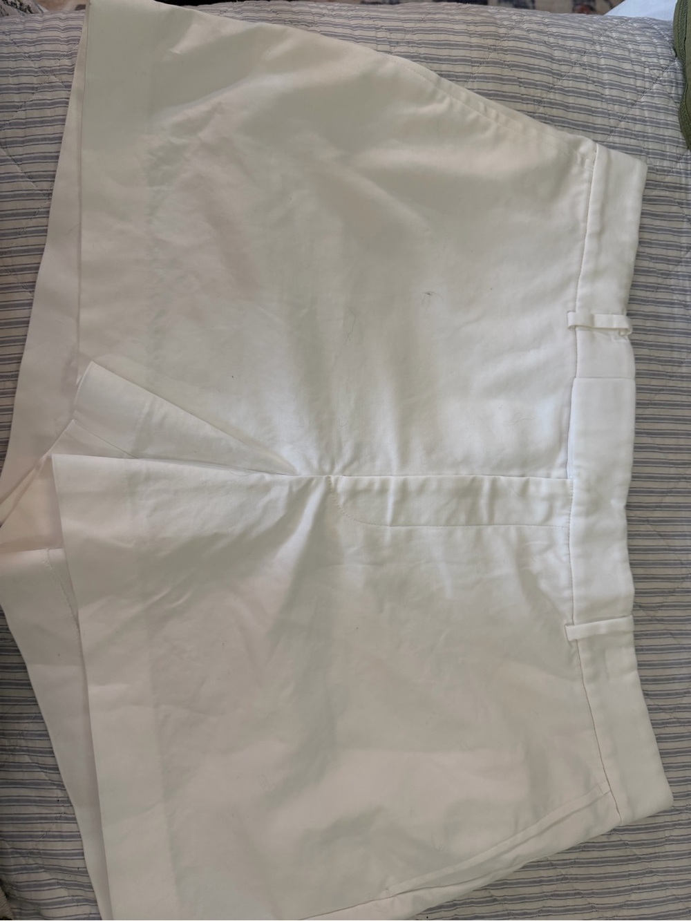 Ralph Lauren White Front Pleat Shorts. NWOT size 16. Lined $45